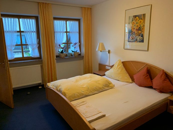 möblierte Wohnung 60qm- ab sofort-Pauschalmiete inkl. NK -  in 67167 Erpolzheim – Schlafzimmer 