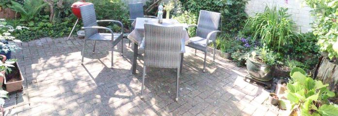 Terrasse - kleine Frühstücksterrasse