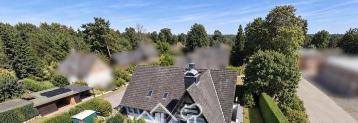 Abitare in una posizione privilegiata – Esclusiva casa bifamiliare con 4 unità abitative, vicino al lago e in una tranquilla strada senza uscita