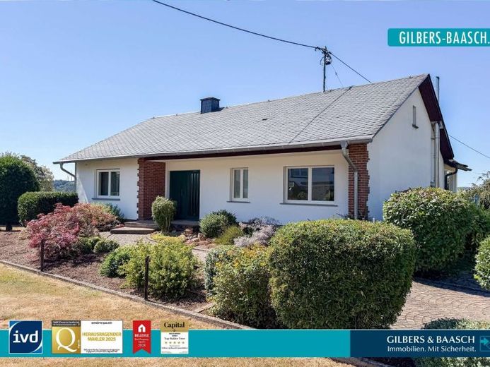 Malborn: Casa unifamiliare ben tenuta con planimetria senza tempo, splendida veranda su un ampio terreno – Foto 1