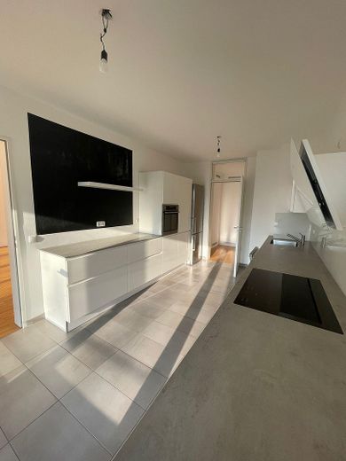 Energieeffizient Stadtwald 3,5 Zimmer mit Loggia, EBK und Tiefgarage – Foto 2