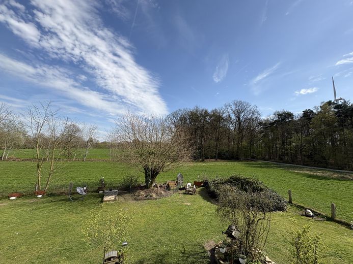 Exklusives Wohnen mit Garten, Neubezug n.Renovierung mit 2 großzügigen Balkonen – Panoramanaturausblick