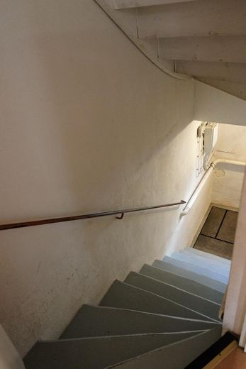 Gemütliches & bezugsfertiges Reihenmittelhaus in ruhiger, zentraler Lage von Senden Ay – Treppenabgang zum Keller