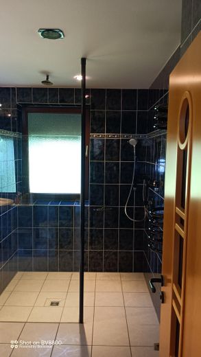 2 Familienhaus in top Lage von Badenstedt – OG Badezi. 1