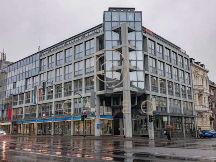 CALEO ¦ Centro ¦ Vecchia stazione di servizio ¦ flessibile + subito pronto per essere occupato ¦ tutto incluso ¦ SENZA PROVVIGIONE – Photo 1
