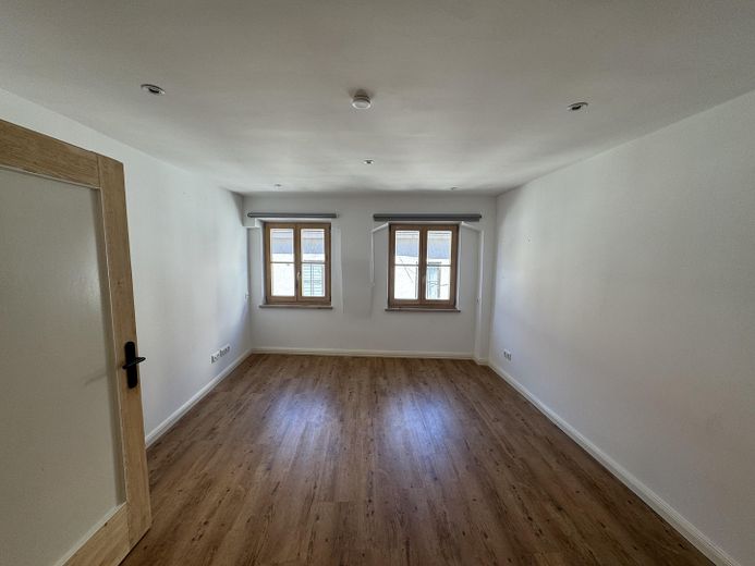 Einzigartiges Altstadt-Juwel in Weilheim mit eigenem Stadtgarten – kernsanierte 6-Zimmer-Maisonette – Zimmer 3, Foto 2, 2. OG