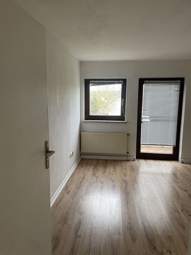 Charmante 2,5-Zimmer-Wohnung mit Wohlfühlcharakter – Wohnzimmer
