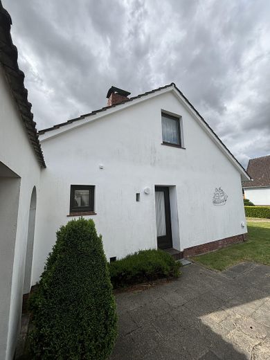 solides Einfamilienhaus an der Elbe – Foto 3