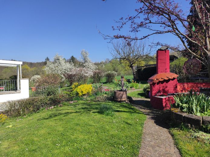 Garten mit BBQ-Bereich
