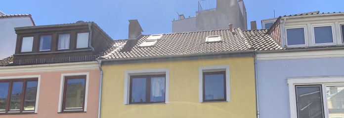 Mid-terrace house, side street in Fesenfeld, very good state of renovation, approx. 102.4 m², approx. €4,297/m²