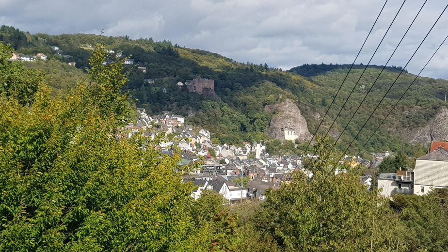 इडार-ओबरश्टाइन में 2-परिवार का घर, 2 गैरेज सहित - कमीशन-मुक्त! – Blick auf die Felsenkirche