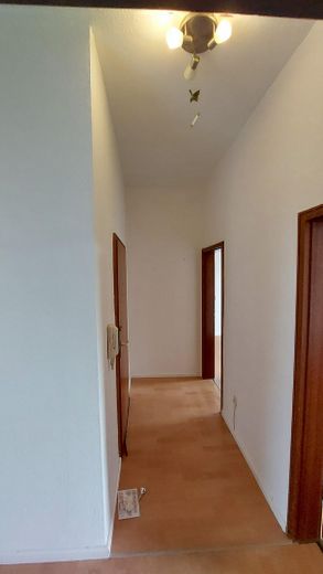Sonnige 2-Zimmer Altbauwohnung mit Flair und viel Potential – Flur