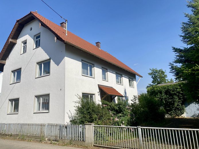 Großzügiges attraktives Grundstück mit hohem Entwicklungspotenzial in bevorzugter Lage – Photo 2