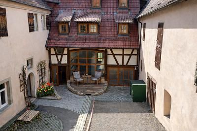 HISTORISCHES UNIKAT MIT VIER WOHNUNGEN – 1786551240_08da881.jpg