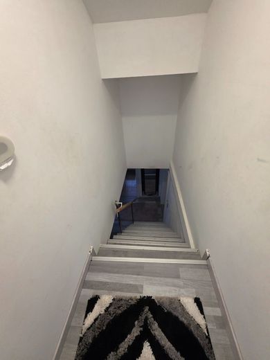 Attraktives Angebot: 4-Zimmer-Haus mit Terrasse - Neumarkt-St. Veit – Treppe 2. stock