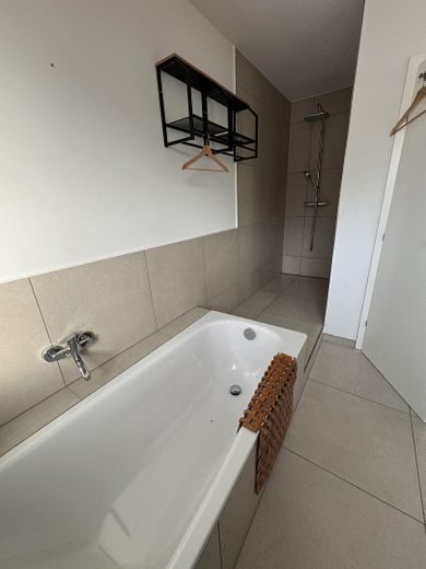 Badewanne Dusche großes Bad