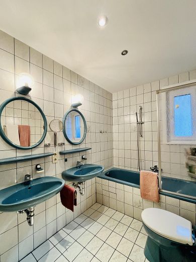 EG Bad mit Fenster