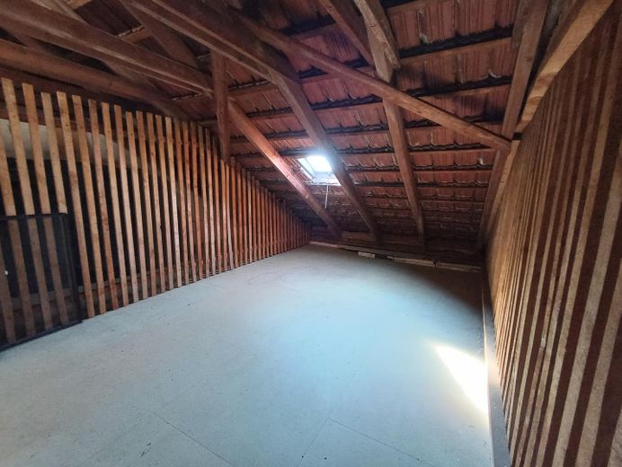 großzügiges Dachbodenabteil