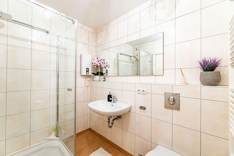 Modernes Badezimmer