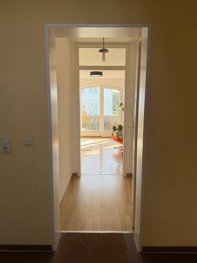 Bezugsfrei in Flingern: 1-Zimmer-Wohnung mit Balkon, Keller und Tiefgarage – Flur