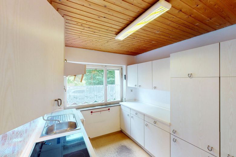 Charmantes Reihenhaus mit ausgebautem Dachboden und schönem Außenbereich - zzgl. Garage – Küche