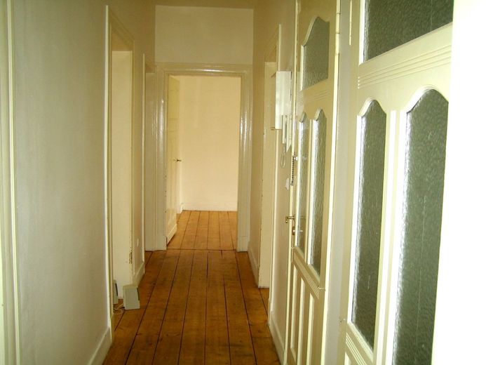 2005 Sedanstrasse_Flur leer