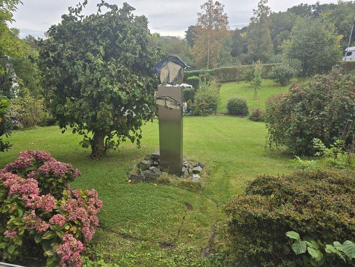 Garten mit Brunnen 