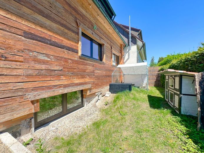 ABSOLUTES EINZELSTÜCK - kernsaniert, ruhig gelegen, mit herausragender Ausstattung – Garten hinter dem Haus