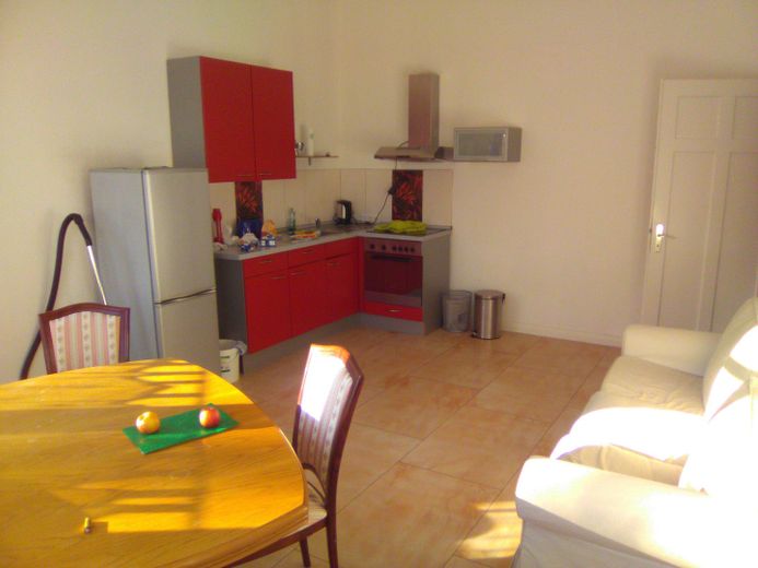 Grosse und helle Wohnküche