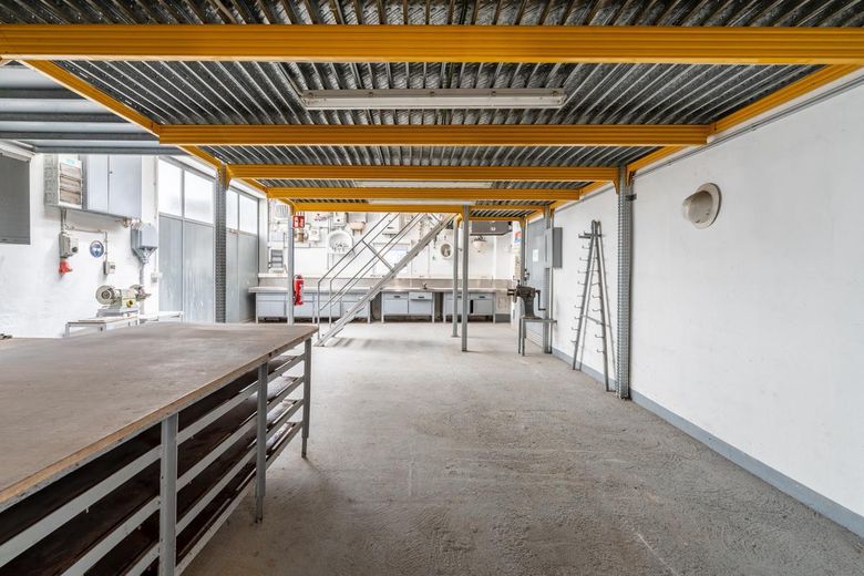 Büro + Werkstatt + Showroom | Glaseingang | ab 393 m² bis 700 m² | sofort! Kostenlose Werbefläche! – Werkstatt