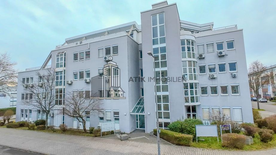 ATIK: Provisionsfrei - Erstbezug nach Sanierung - Repräsentative Bürofläche mit EBK – Drohnenaufnahme