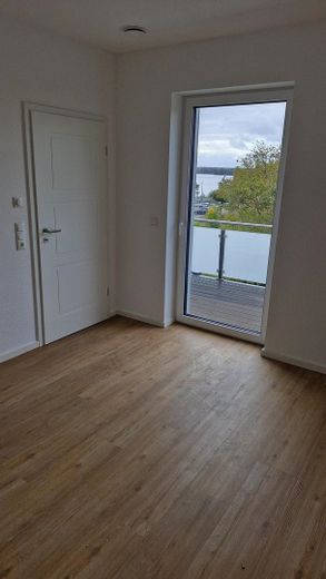 Schlafzimmer zum Balkon