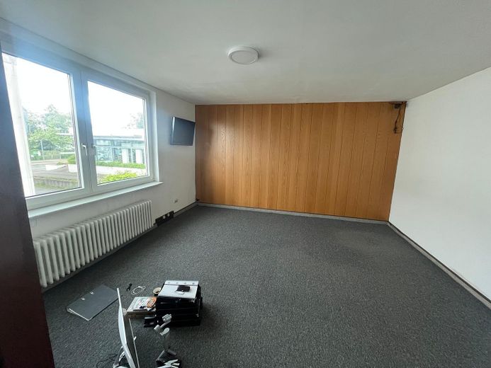 Gepflegte Lagerhalle inkl Büroräume, Küche in bester 1-A Lage Kurzfristig Verfügbar – Foto 3