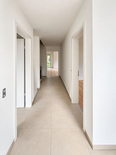 Moderne Neubau-Doppelhaushälfte mit Garten & Studio in Bad Lippspringe – Foto 3