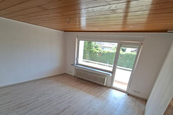 4-Zimmer-Wohnung mit Balkon in Großkrotzenburg – ab sofort verfügbar