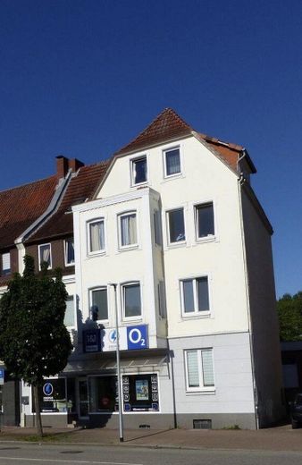 Provisionsfrei: Vollvermietetes Wohn- und Geschäftshaus in zentraler Bahnhofslage – Faktor 17,3 – Frontansicht Bahnhofstraße