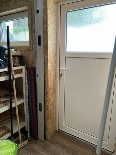 Charmantes Reihenendhaus in Kirchheim am Neckar – Zugang zum Garten (Tür neu)
