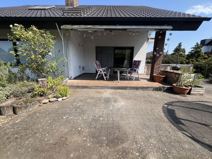 Hell und großzügig geschnitten - Freistehendes Einfamilienhaus mit Garten und Kamin – Foto 24