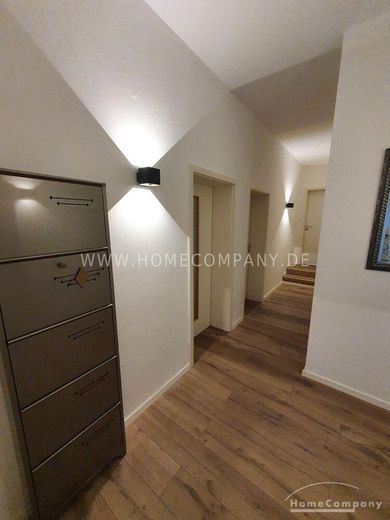 Sehr schöne 3 Zi.-Whg., möbliert. Mit gr. Dachterrasse zur Gemeinschaftsnutzung. – df0b663fdf7916cb8d1f9c533b88249f6edc35cd.jpg