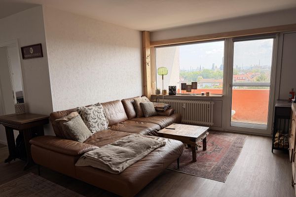Senza provvigione: appartamento di 3 locali con balcone e ascensore