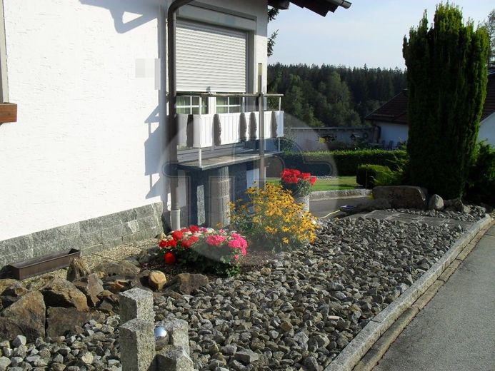 ÄUßERST GEPFLEGTES 
EINFAMILIENHAUS – Ansicht