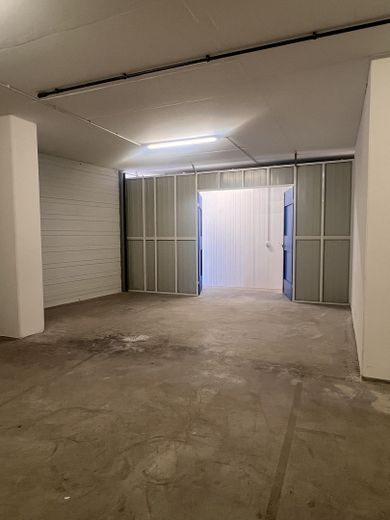 51m2 STORAGE SPACE IN A PRIME TRANSPORT LOCATION. COMMISSION-FREE – Photo 2