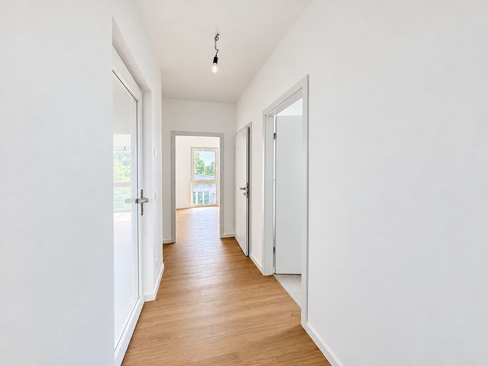 Offene Besichtigung am 10.10.26! Ersbezug im Neubau! Hochwertige 2-Zimmer Wohnung - EH40+QNG-Siegel – Flur