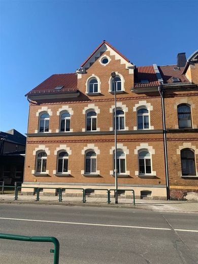 Großzügige 3,5-Zimmer mit Laminat und Tageslichtbad mit Wanne in guter Lage! – PHOTO-2022-03-11-13-50-59