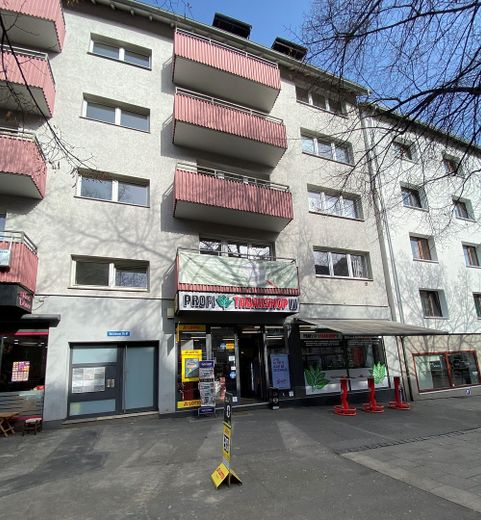 Wohn- und Geschäftshaus - Anlageobjekt mit signifikantem Potential – Fassade