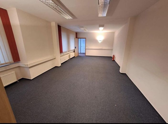Office space 90 m2 in a central location, in Büchen – Photo 2