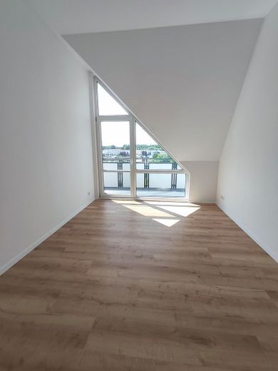 Schlafzimmer mit Balkonzugang