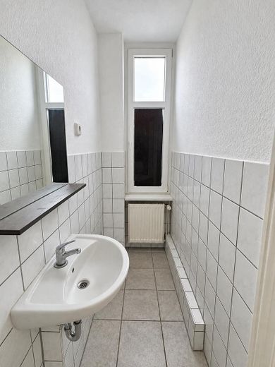 3-Zimmer-Wohnung in Rathenow - Zentral gelegen und Wassernähe – Bad