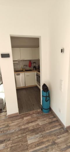 Top modernisierte 2-Zimmer-Wohnung mit Balkon und Tiefgaragen-Stellplatz an der Grenze zu HH – Küche