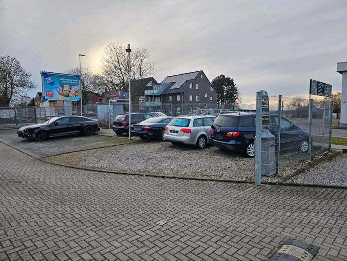 AUTOHANDEL-AUTOPLATZ- AUTOVERMIETUNG-VERKAUFSPLATZ-FREIFLÄCHE – Foto 8